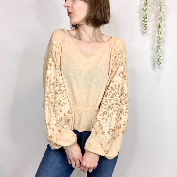 Free People Tops - FREE PEOPLE boho blouse dolman balloon sleeve cinched waist cream tan 2627